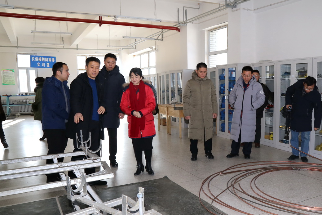 参观电气工程学院实训基地