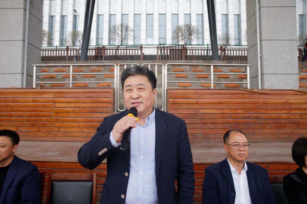 陈煜平宣布第八届“阳光体育节”暨“铁一般体魄”校园跑活动开幕 陈煜平宣布第八届“阳光体育节”暨“铁一般体魄”校园跑活动开幕
