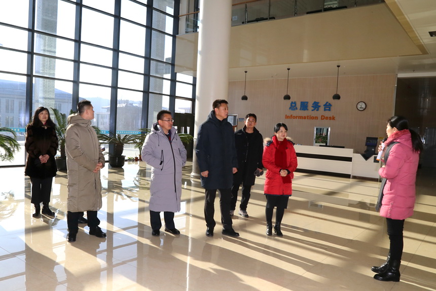 参观图书馆